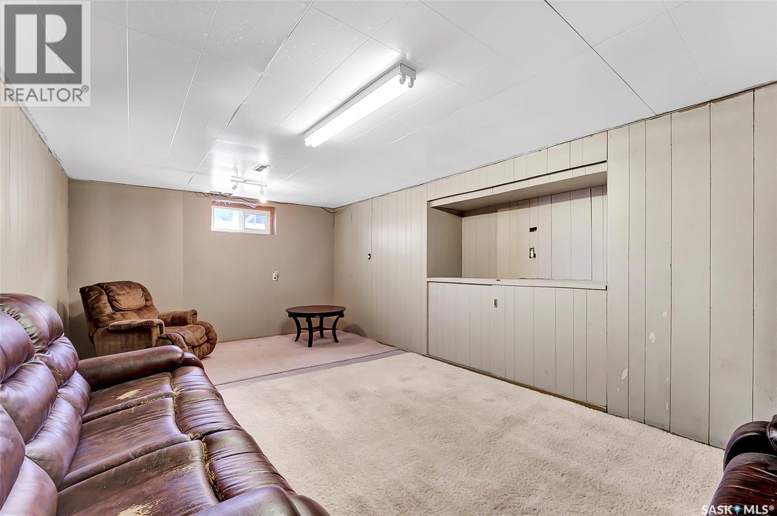 211 Main Street, Vanscoy, SK - Indoor