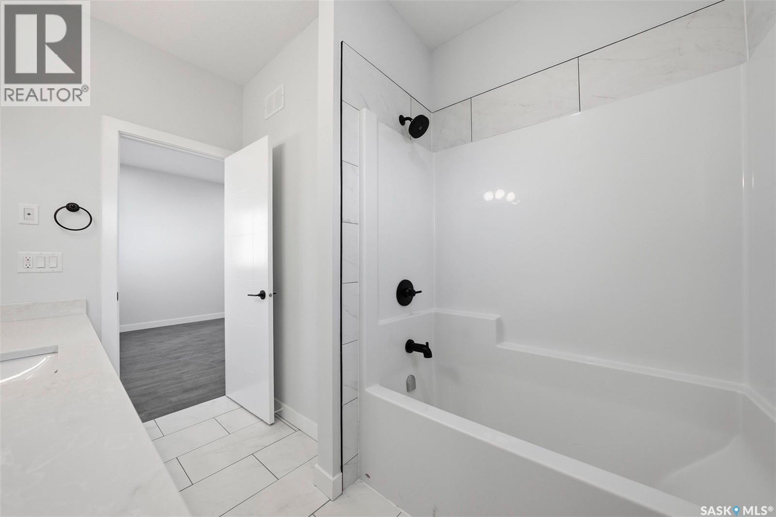 400 Eldorado Street, Warman, SK - Indoor Photo Showing Bathroom