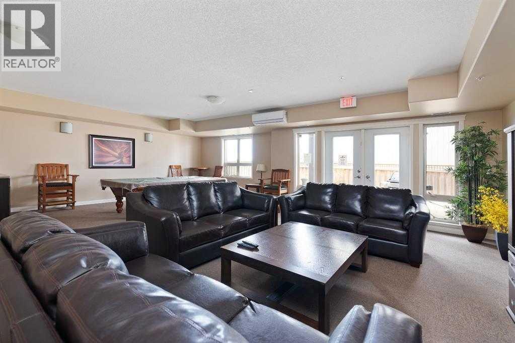 223, 4102 69 Avenue, Lloydminster, AB - Indoor Photo Showing Living Room