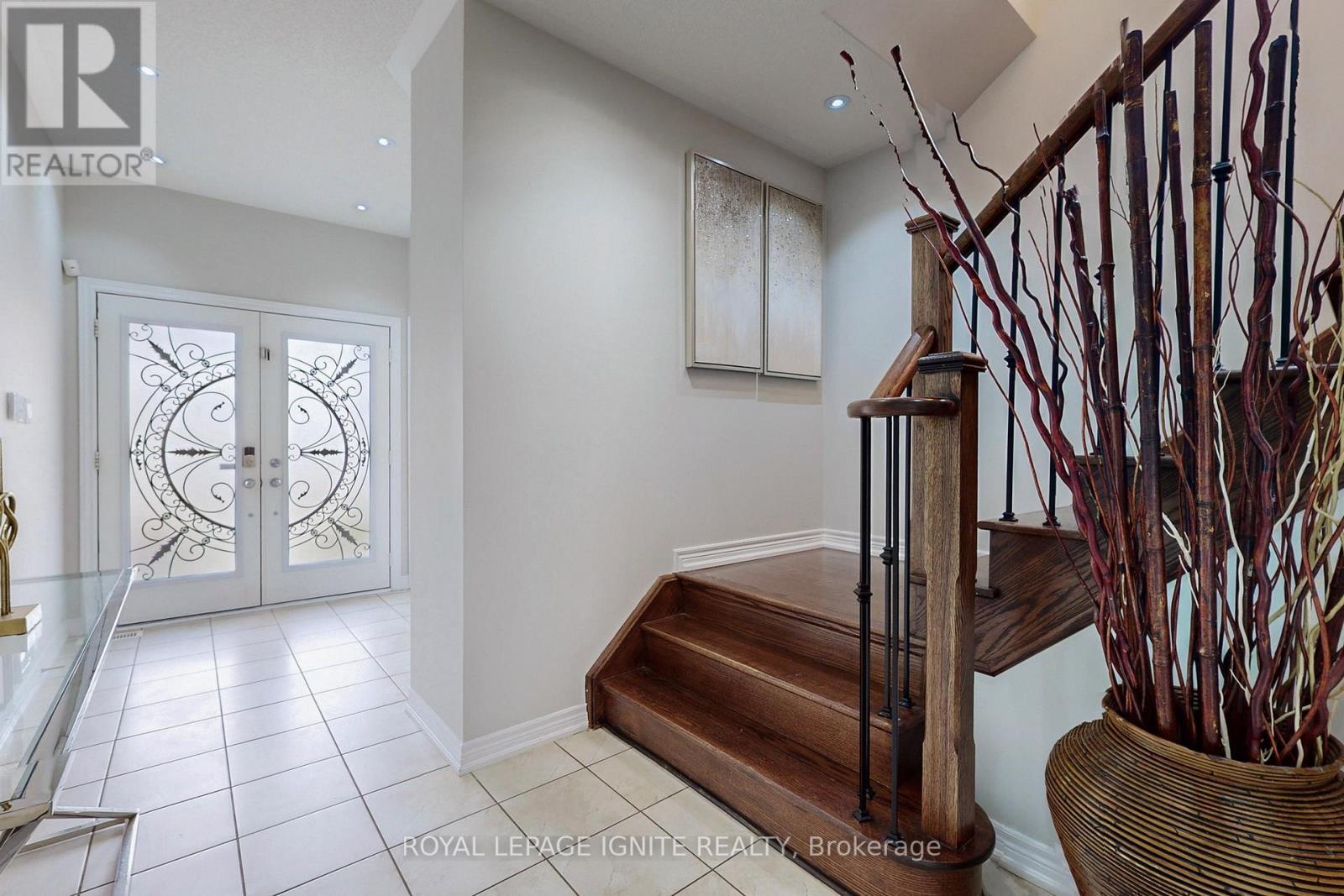 24 Arrowpoint Drive, Brampton, ON - Indoor Photo Showing Other Room