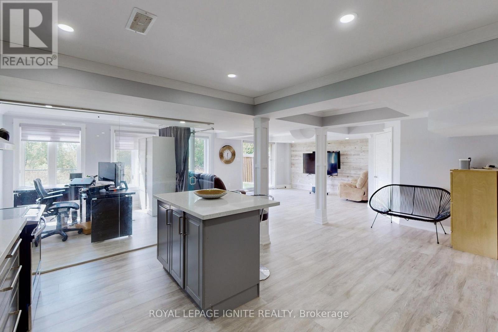 24 Arrowpoint Drive, Brampton, ON - Indoor