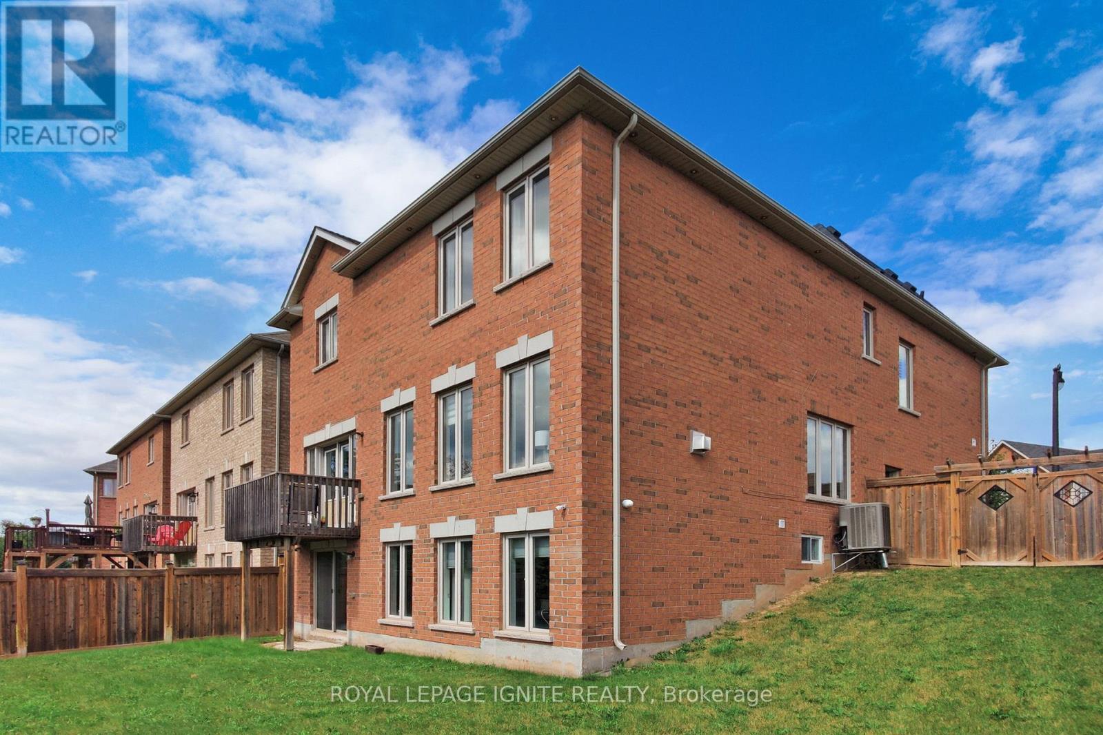 24 Arrowpoint Drive, Brampton, ON - Outdoor With Exterior