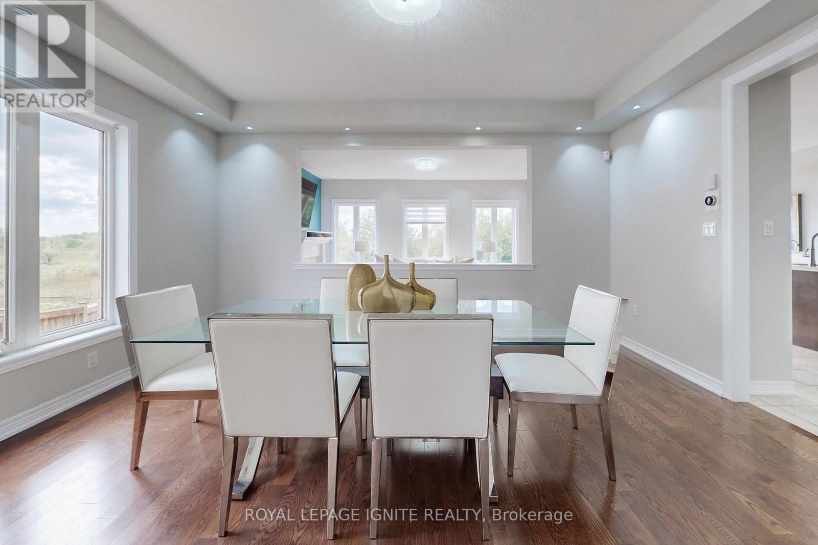 24 Arrowpoint Drive, Brampton, ON - Indoor Photo Showing Dining Room