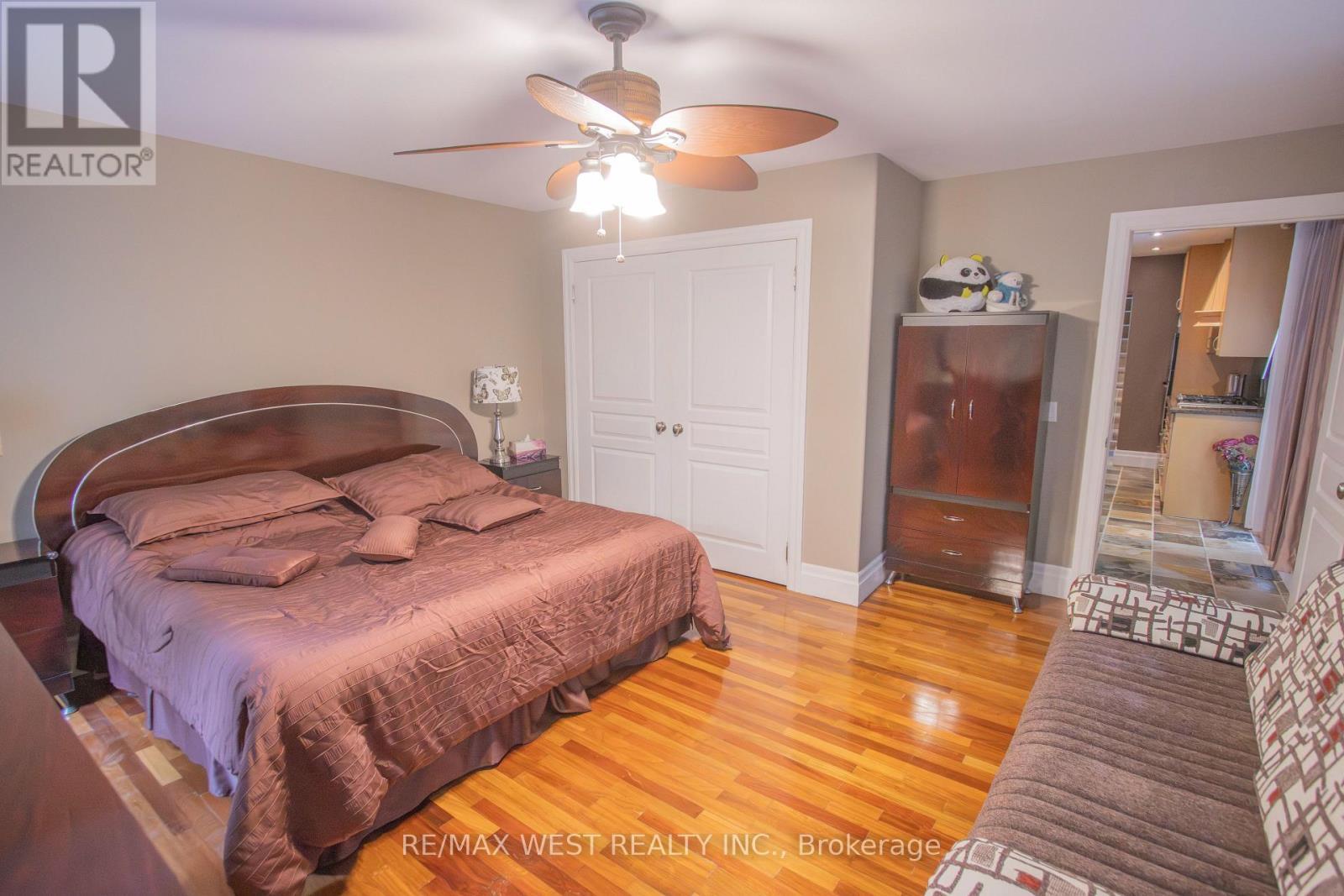 1158 Lorne Lane, Dysart Et Al, ON - Indoor Photo Showing Bedroom
