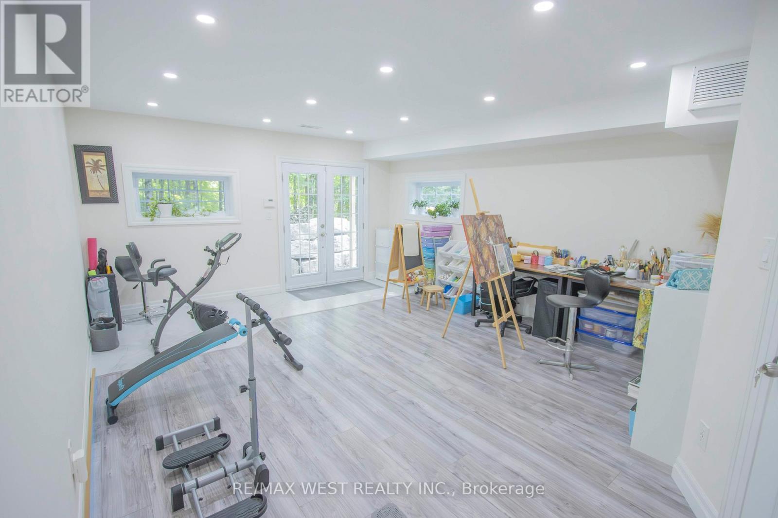 1158 Lorne Lane, Dysart Et Al, ON - Indoor Photo Showing Other Room