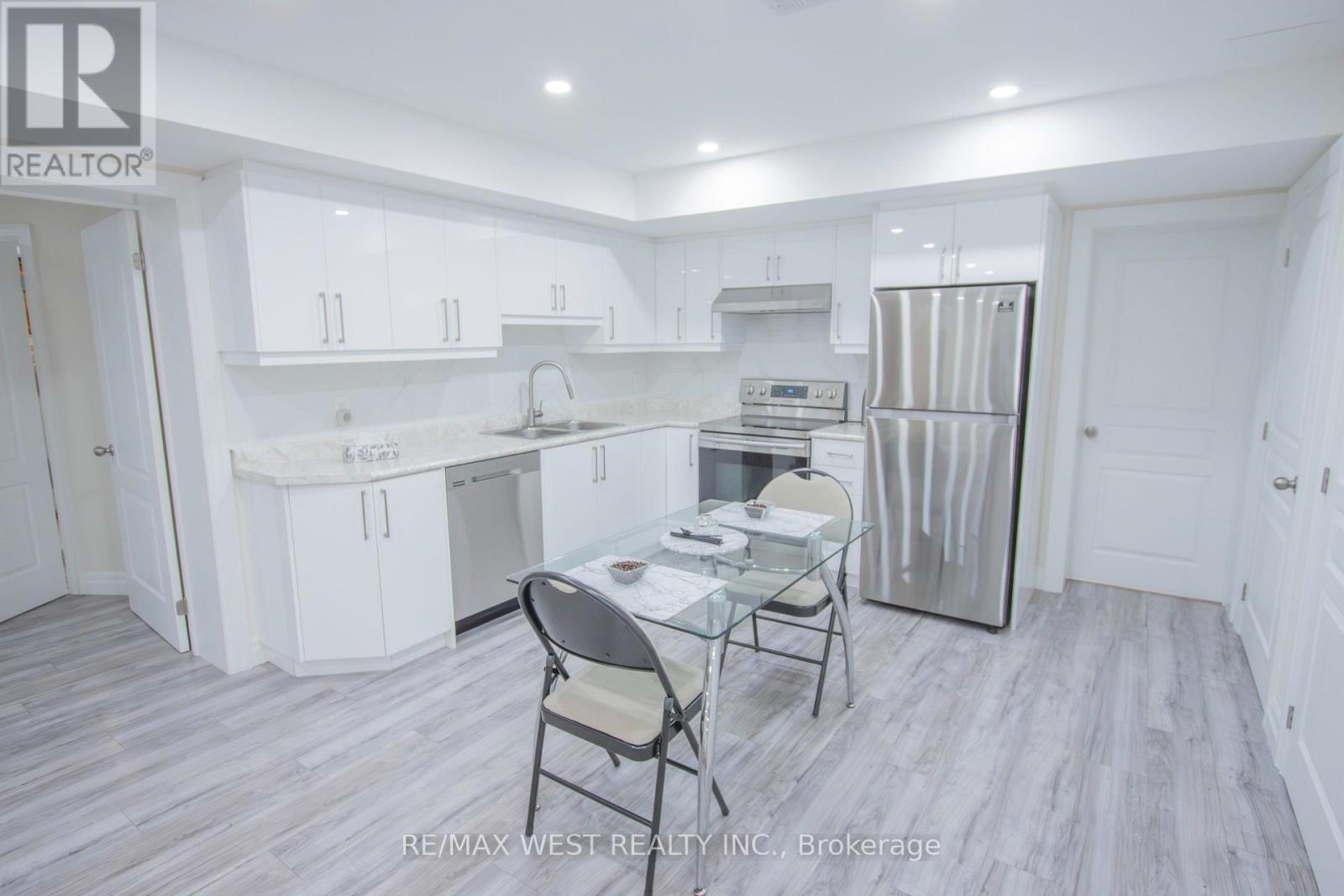 1158 Lorne Lane, Dysart Et Al, ON - Indoor Photo Showing Kitchen With Double Sink