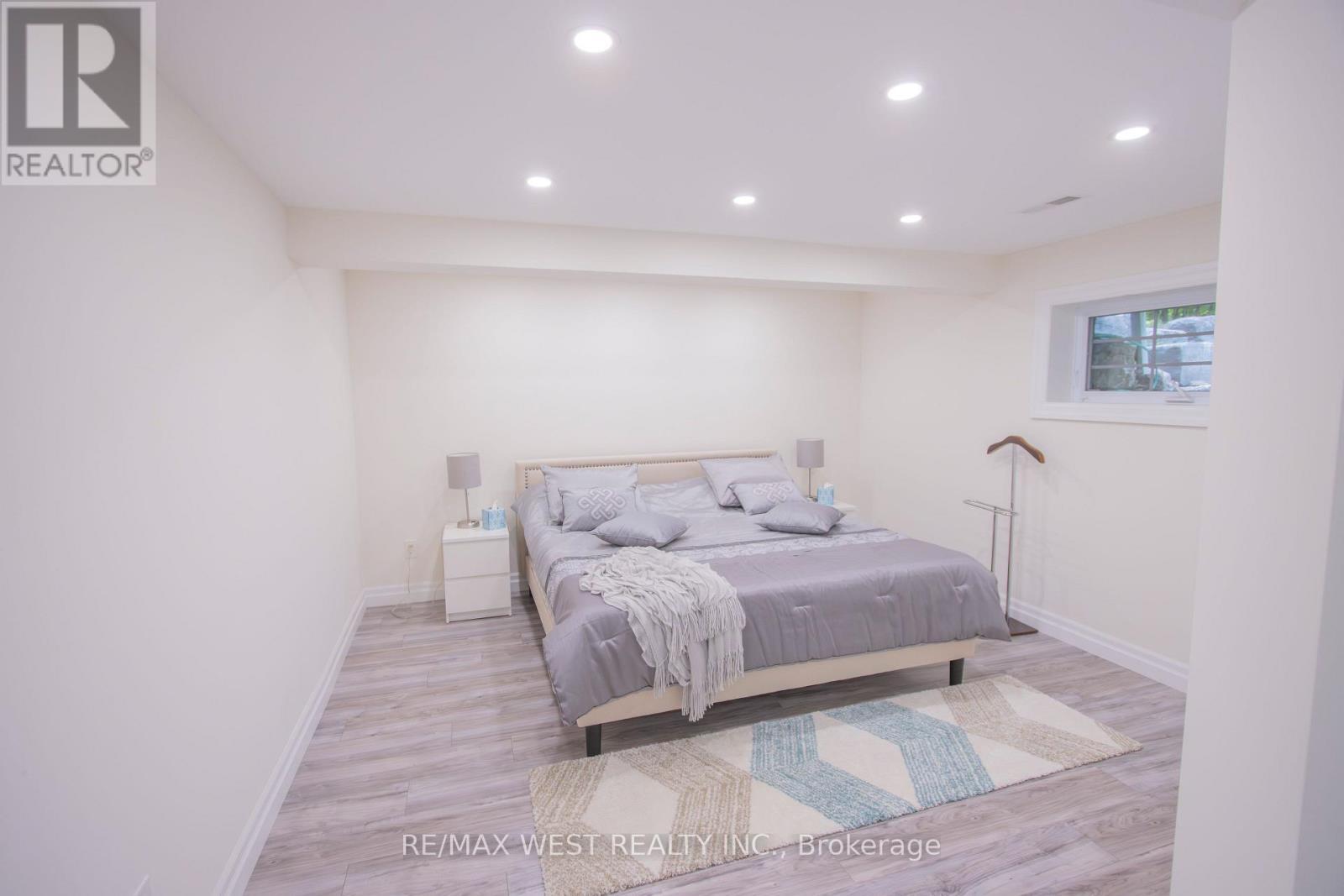 1158 Lorne Lane, Dysart Et Al, ON - Indoor Photo Showing Bedroom