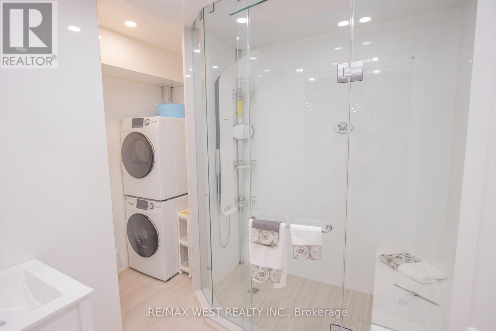 1158 Lorne Lane, Dysart Et Al, ON - Indoor Photo Showing Laundry Room