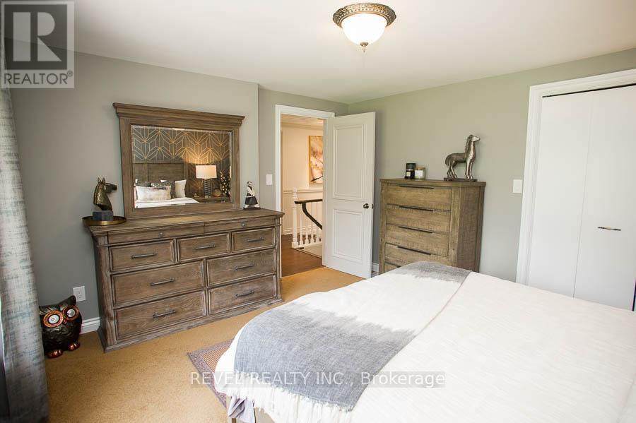 92 Highland Drive, Brantford, ON - Indoor Photo Showing Bedroom