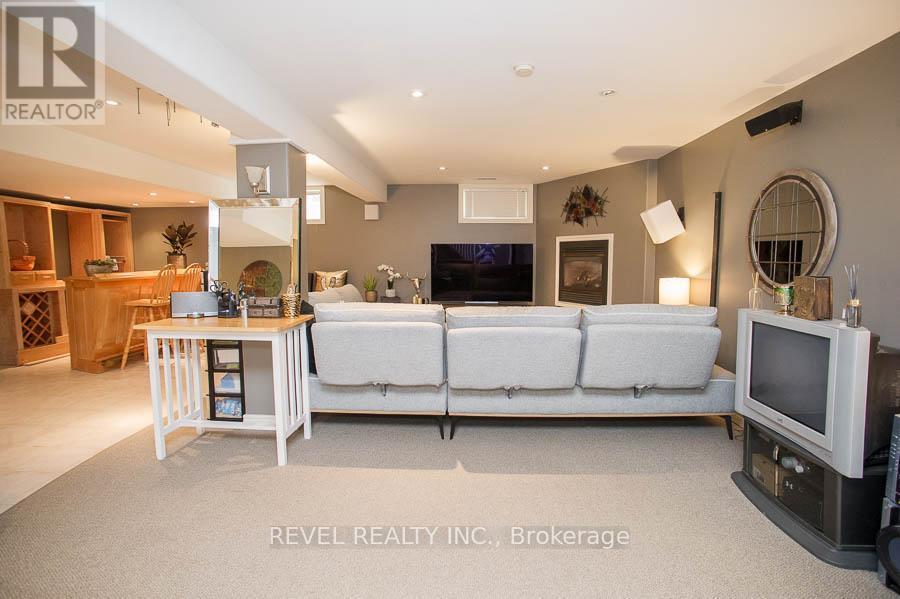 92 Highland Drive, Brantford, ON - Indoor