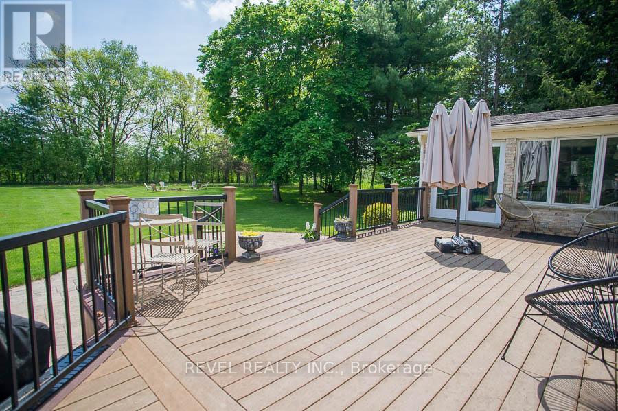 92 Highland Drive, Brantford, ON - Outdoor With Deck Patio Veranda