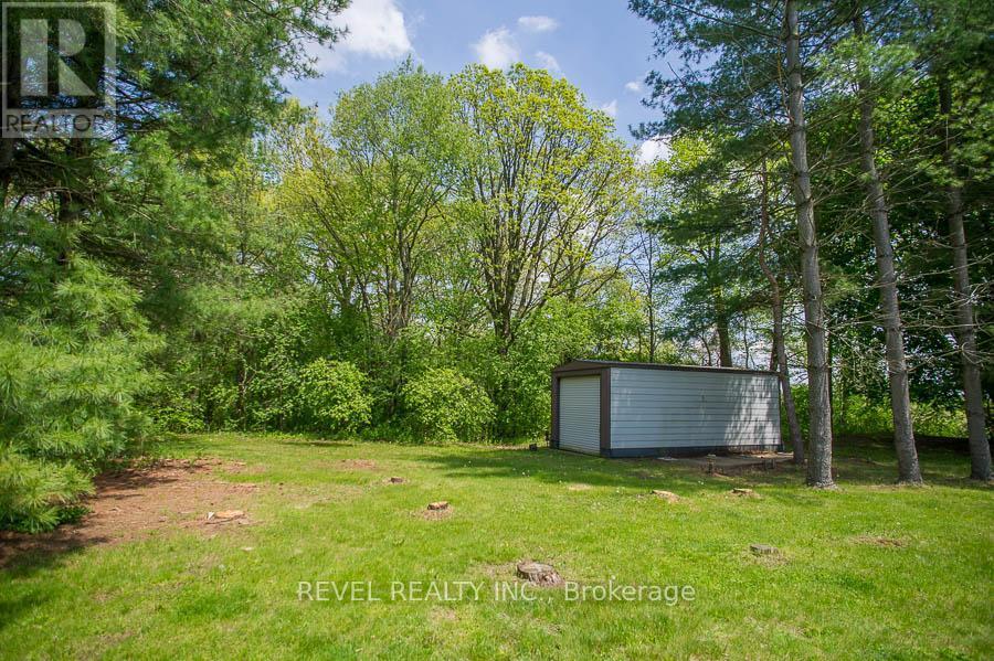 92 Highland Drive, Brantford, ON - Outdoor