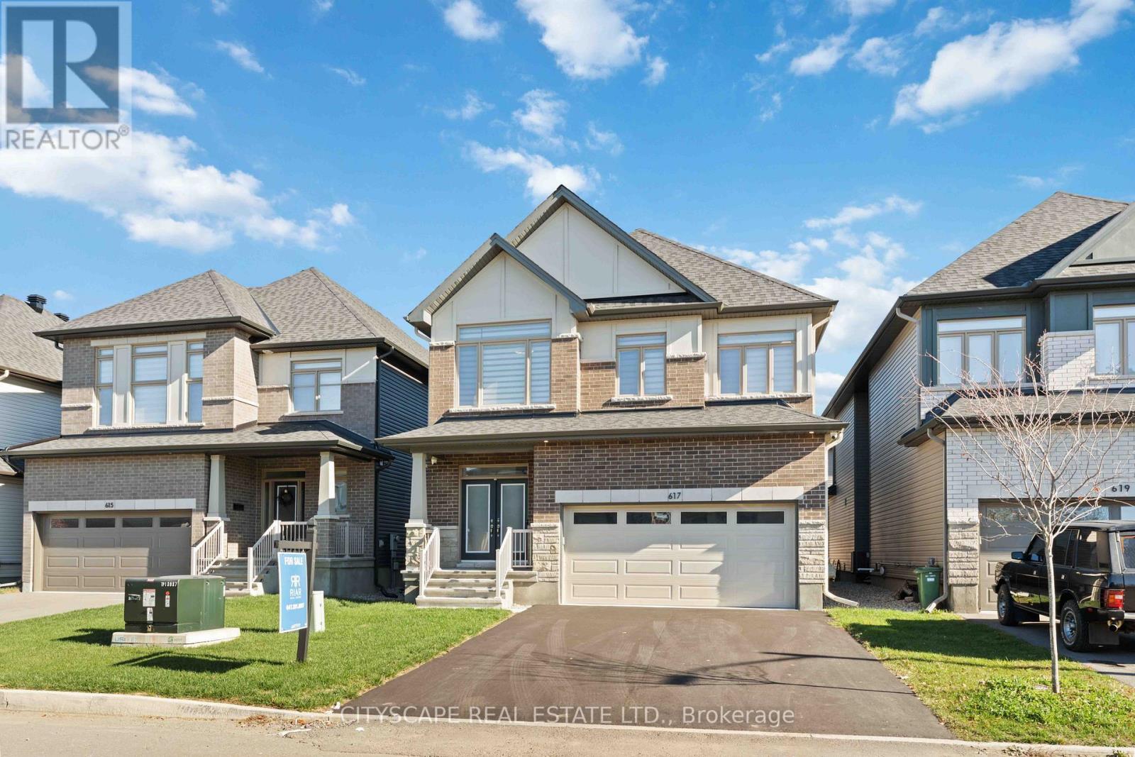 617 Kenabeek Terrace, Ottawa, ON - Outdoor With Facade