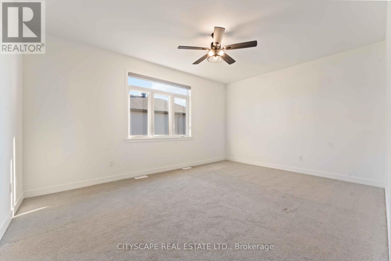 617 Kenabeek Terrace, Ottawa, ON - Indoor Photo Showing Other Room