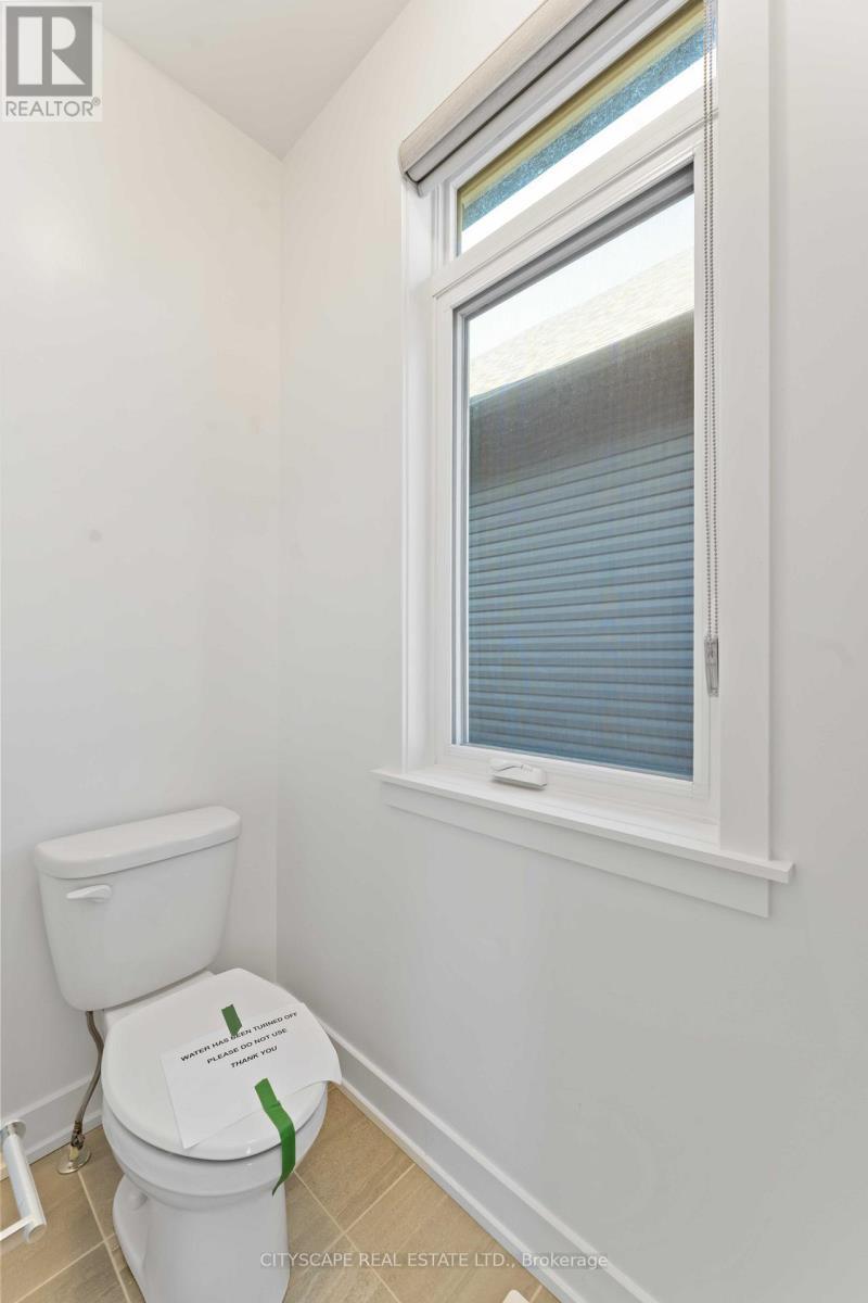 617 Kenabeek Terrace, Ottawa, ON - Indoor Photo Showing Bathroom