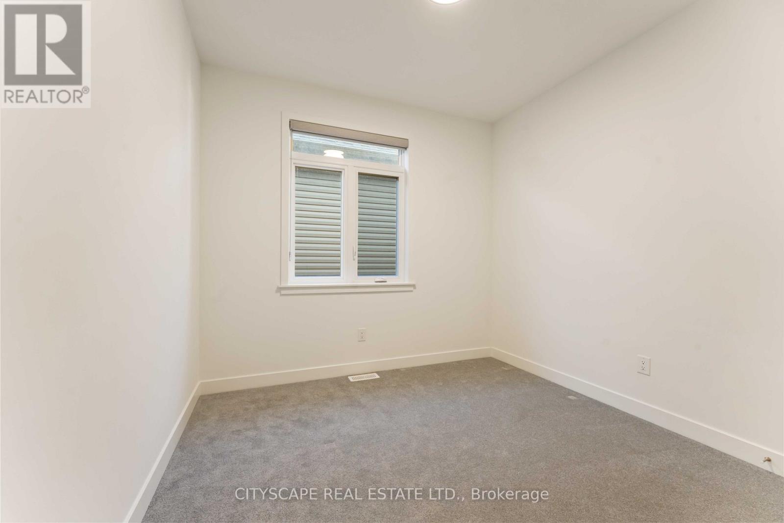 617 Kenabeek Terrace, Ottawa, ON - Indoor Photo Showing Other Room