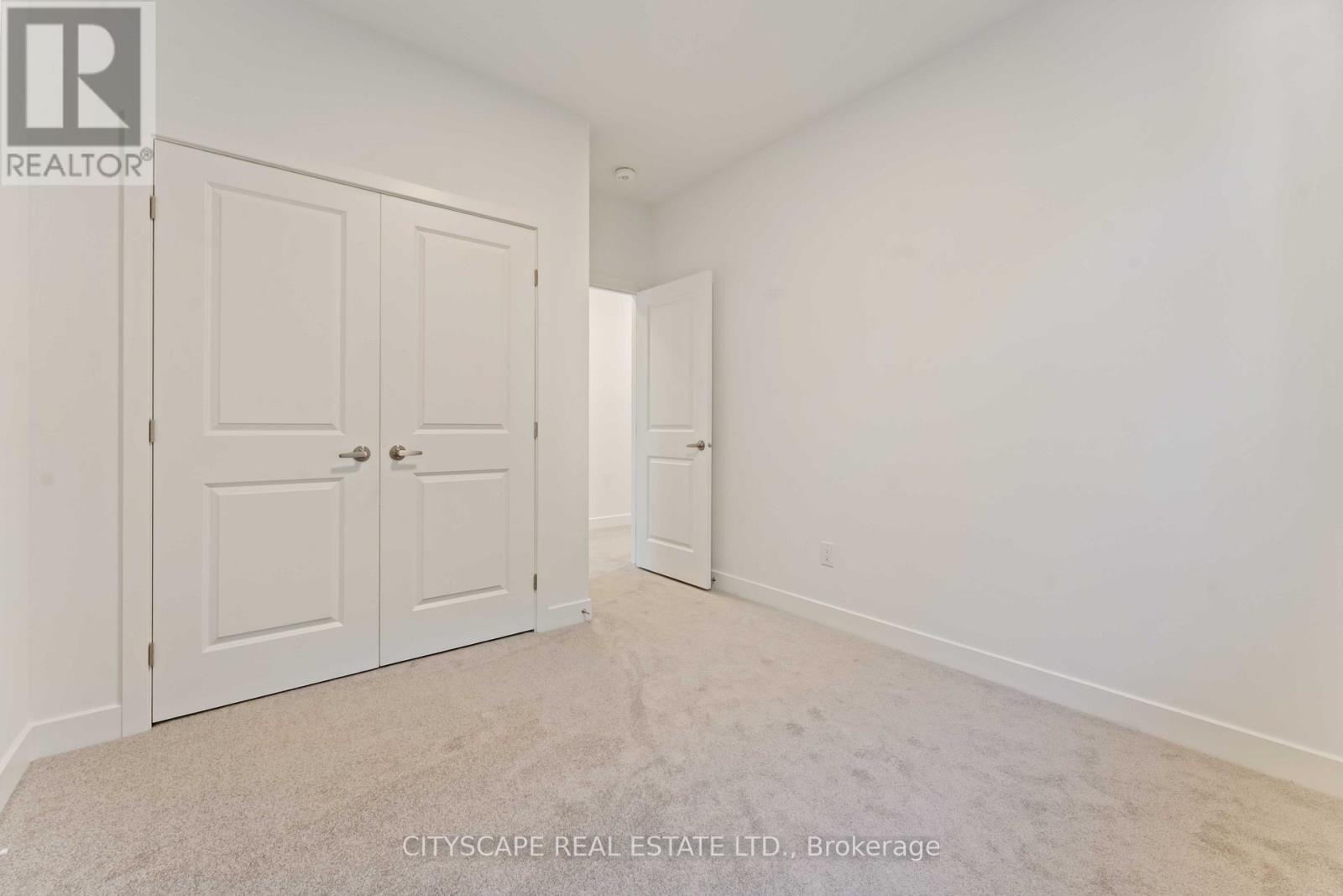 617 Kenabeek Terrace, Ottawa, ON - Indoor Photo Showing Other Room