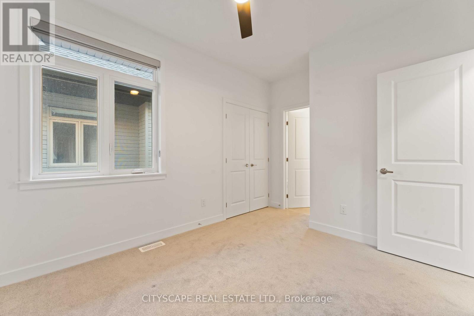 617 Kenabeek Terrace, Ottawa, ON - Indoor Photo Showing Other Room