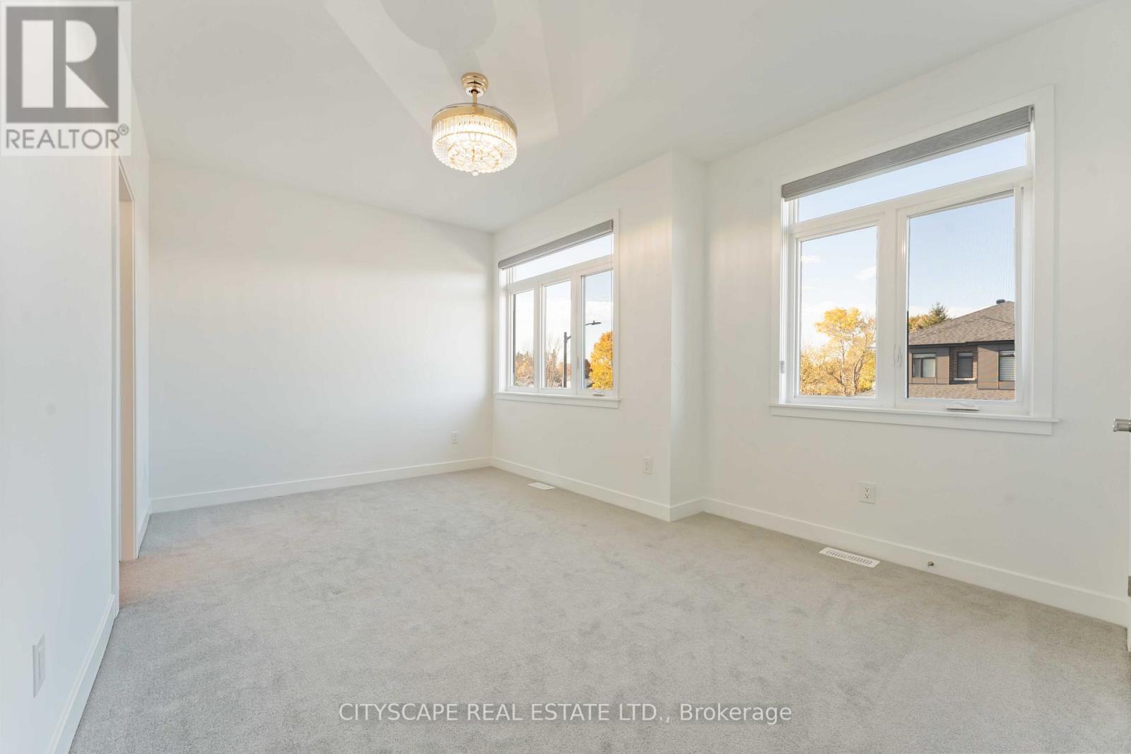 617 Kenabeek Terrace, Ottawa, ON - Indoor Photo Showing Other Room