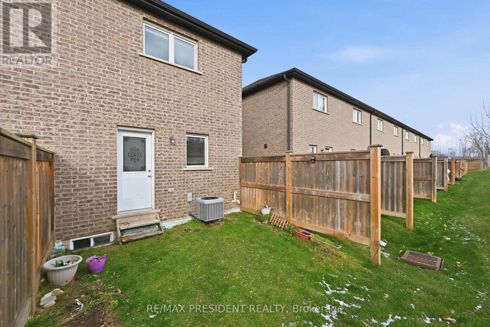 26 - 7768 Ascot Circle, Niagara Falls, ON - Outdoor With Exterior