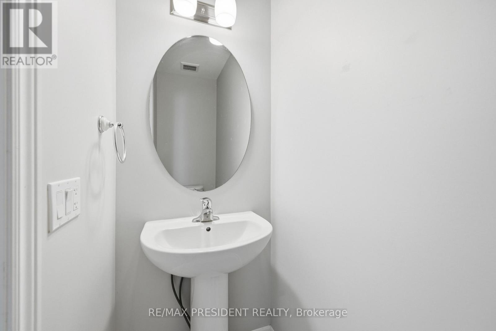 26 - 7768 Ascot Circle, Niagara Falls, ON - Indoor Photo Showing Bathroom