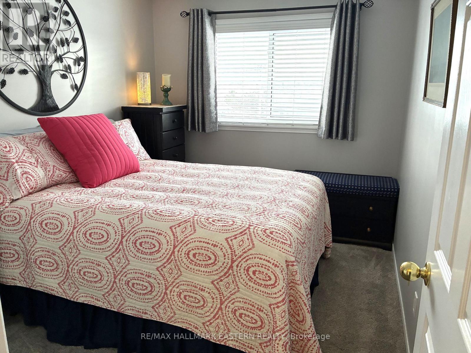 304C - 1099 Clonsilla Avenue Sw, Peterborough (Otonabee Ward 1), ON - Indoor Photo Showing Bedroom