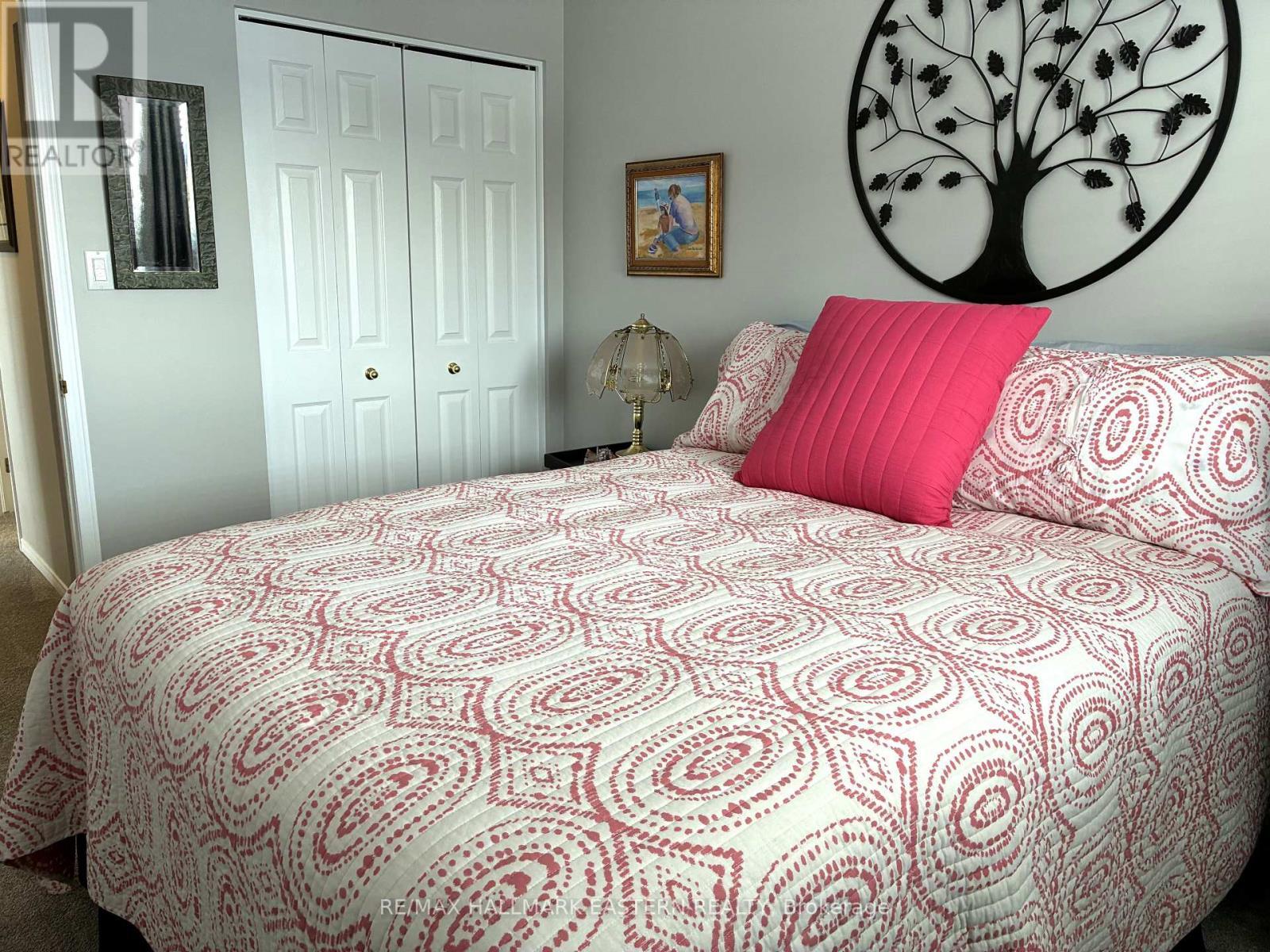 304C - 1099 Clonsilla Avenue Sw, Peterborough (Otonabee Ward 1), ON - Indoor Photo Showing Bedroom