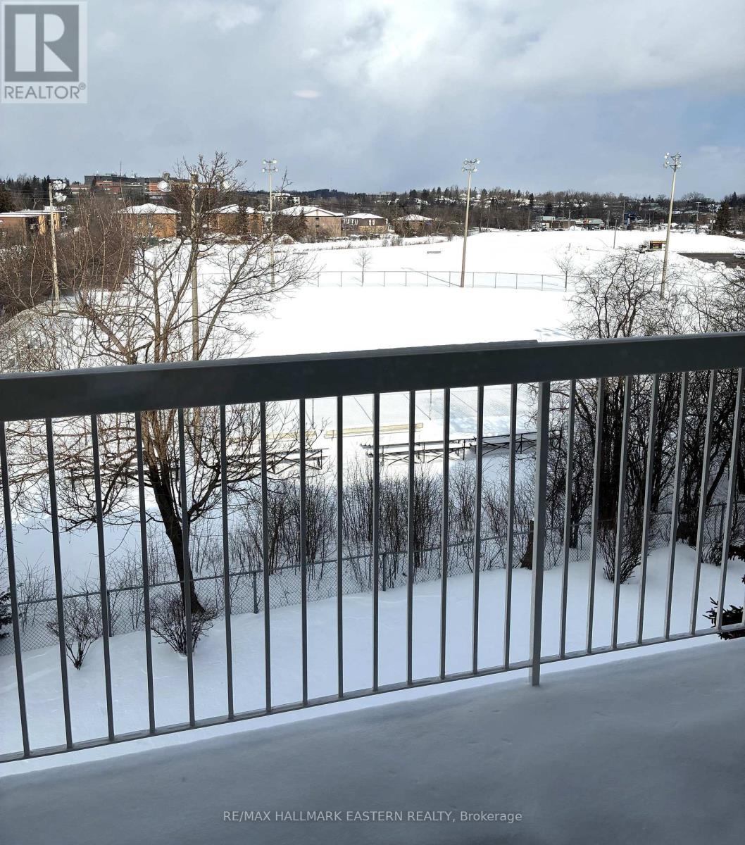 304C - 1099 Clonsilla Avenue Sw, Peterborough (Otonabee Ward 1), ON - Outdoor With Balcony With View