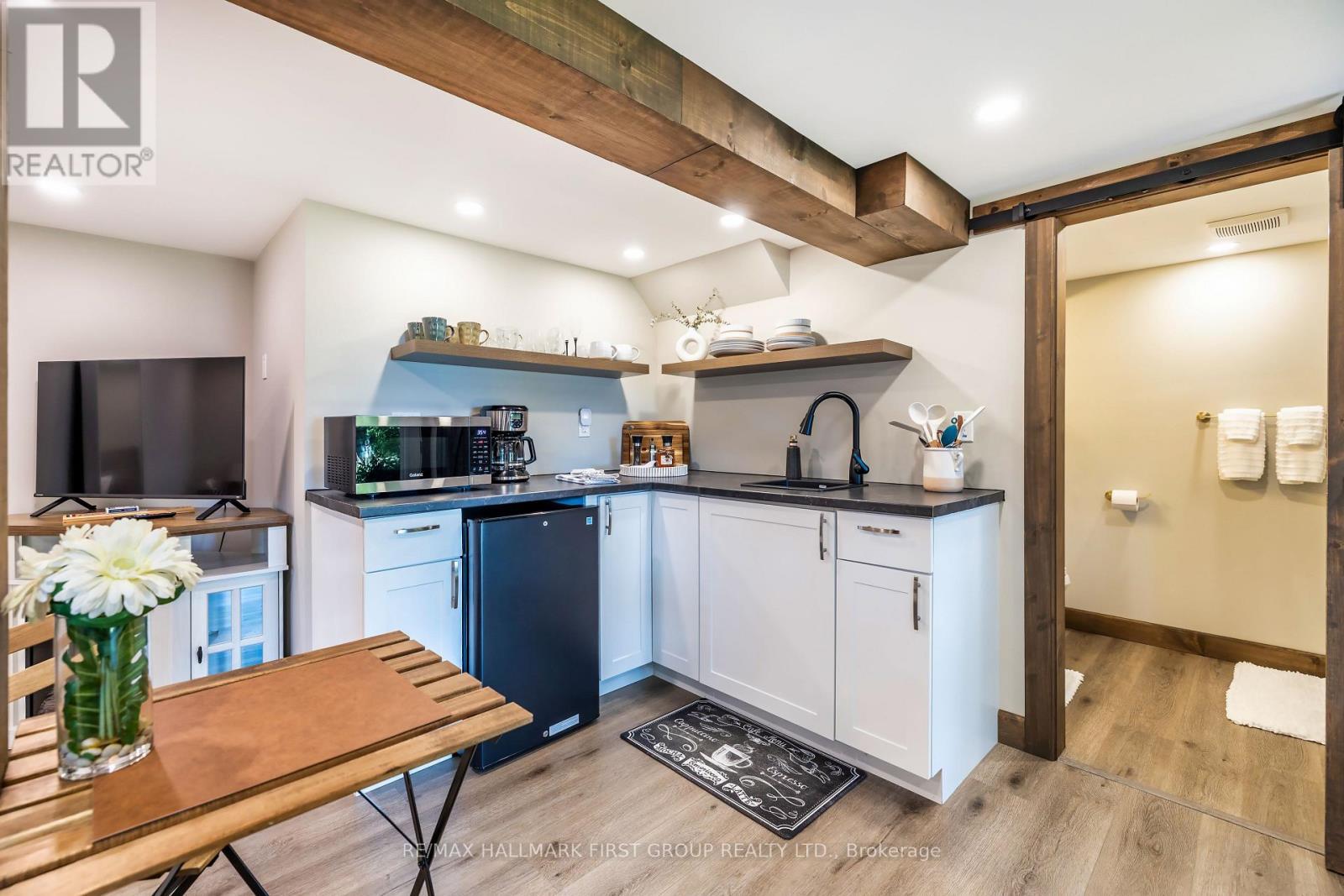 Kitchenette In Rec Room - 61 Druan Drive, Kawartha Lakes (Mariposa), ON - Indoor