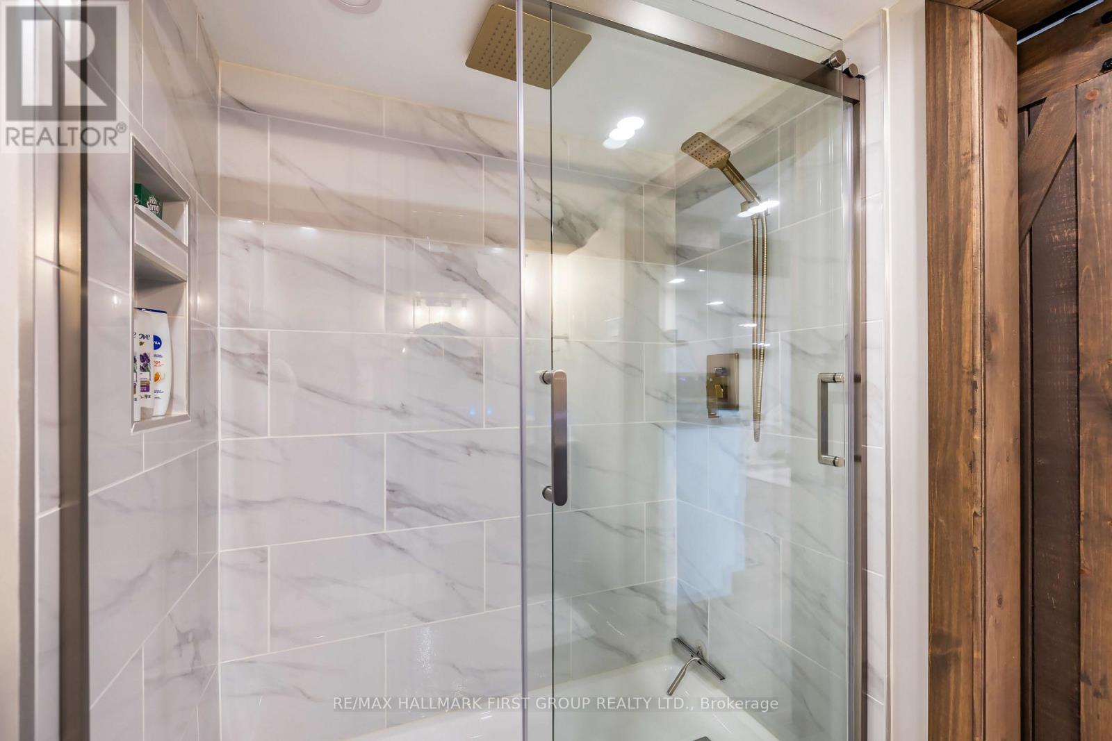 61 Druan Drive, Kawartha Lakes (Mariposa), ON - Indoor Photo Showing Bathroom