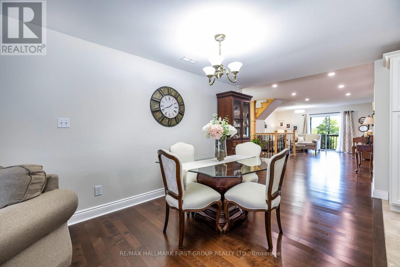 Dining Area For Family Gatherings - 61 Druan Drive, Kawartha Lakes (Mariposa), ON - Indoor Photo Showing Dining Room
