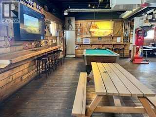 5004 50 Avenue, Forestburg, AB