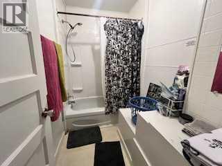 5004 50 Avenue, Forestburg, AB