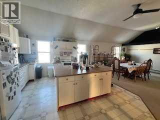 5004 50 Avenue, Forestburg, AB