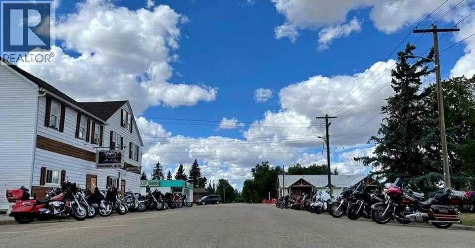 5004 50 Avenue, Forestburg, AB