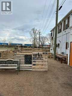 5004 50 Avenue, Forestburg, AB