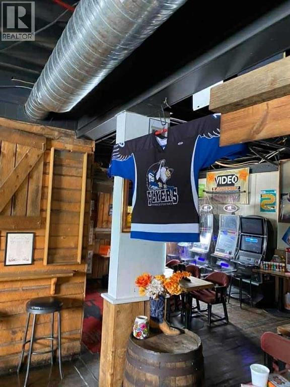 5004 50 Avenue, Forestburg, AB