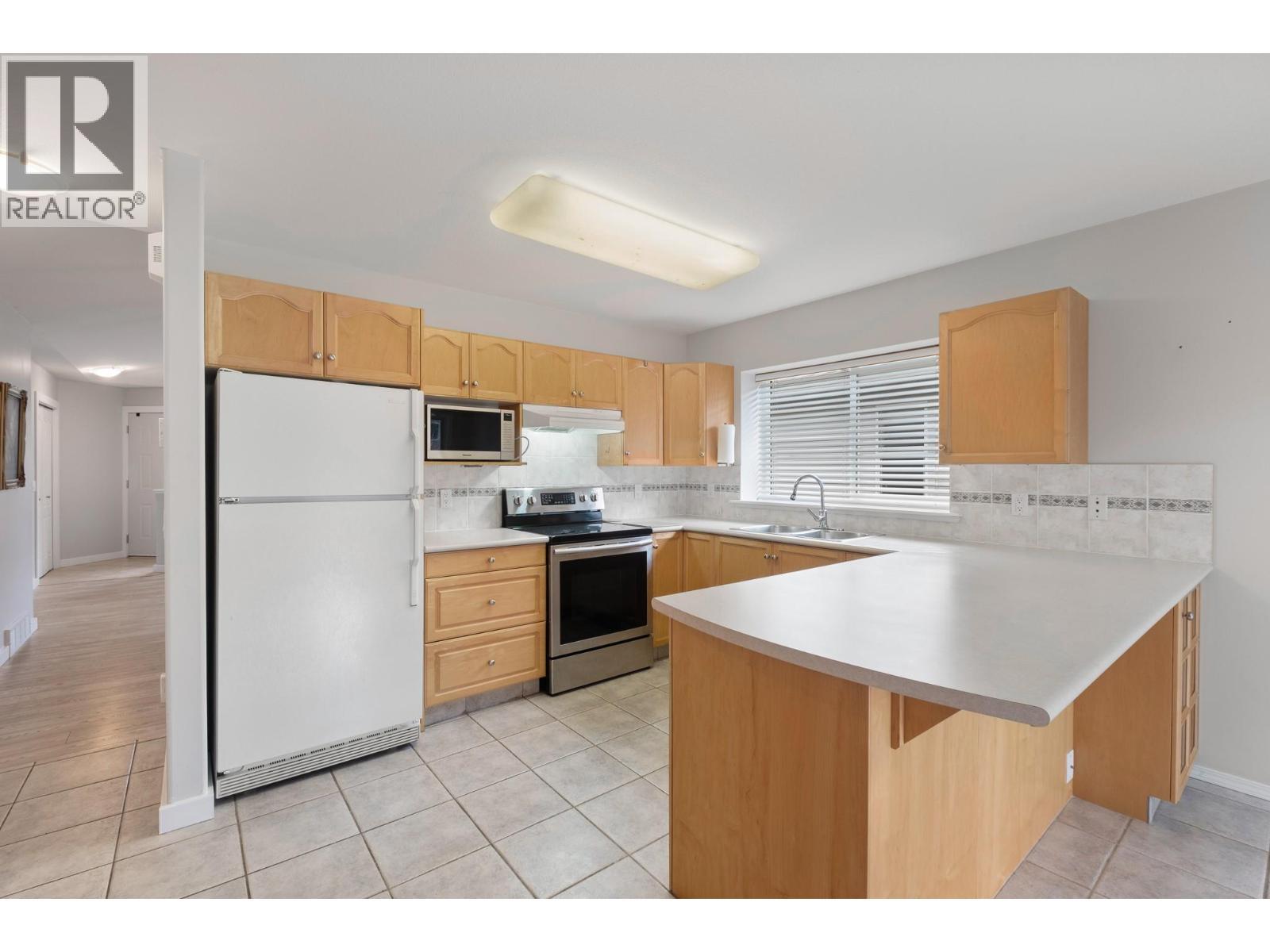 3788 Bird Place Unit# 146, Kelowna, BC - Indoor Photo Showing Kitchen
