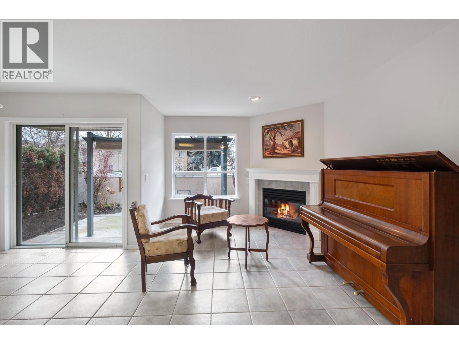 3788 Bird Place Unit# 146, Kelowna, BC - Indoor With Fireplace