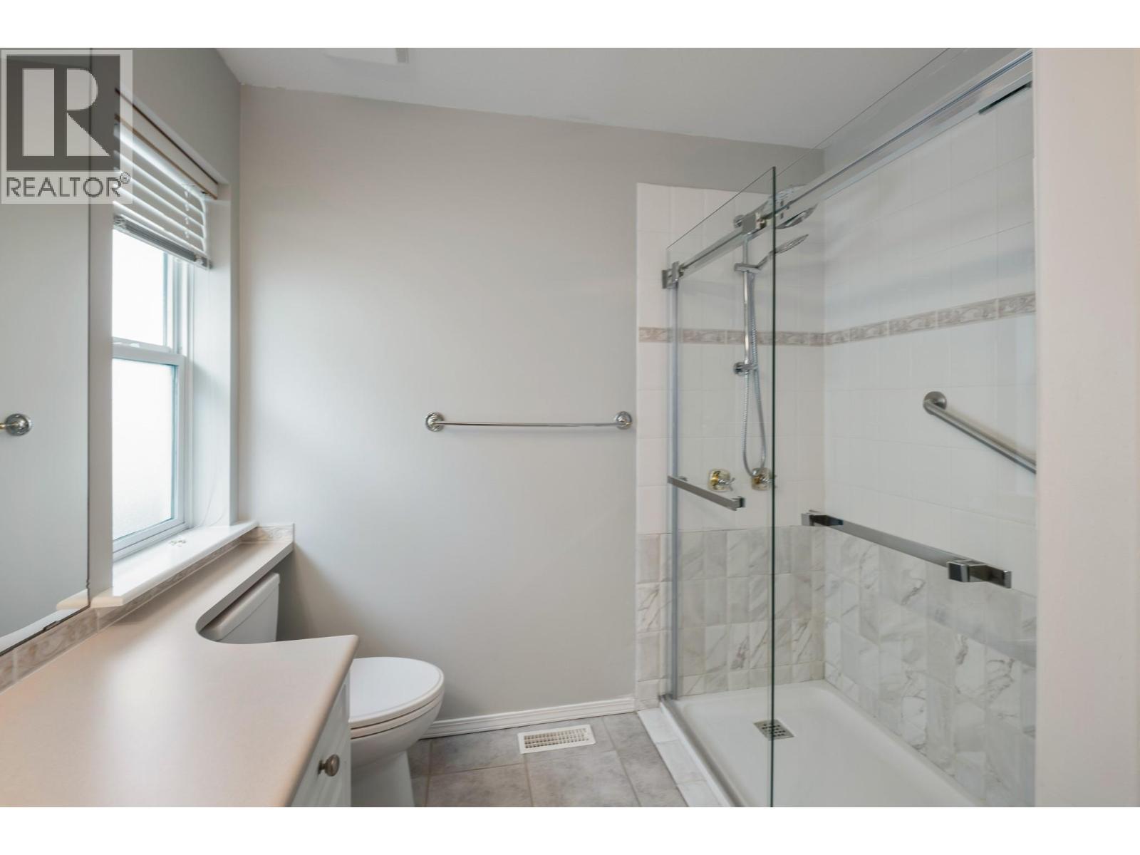 3788 Bird Place Unit# 146, Kelowna, BC - Indoor Photo Showing Bathroom