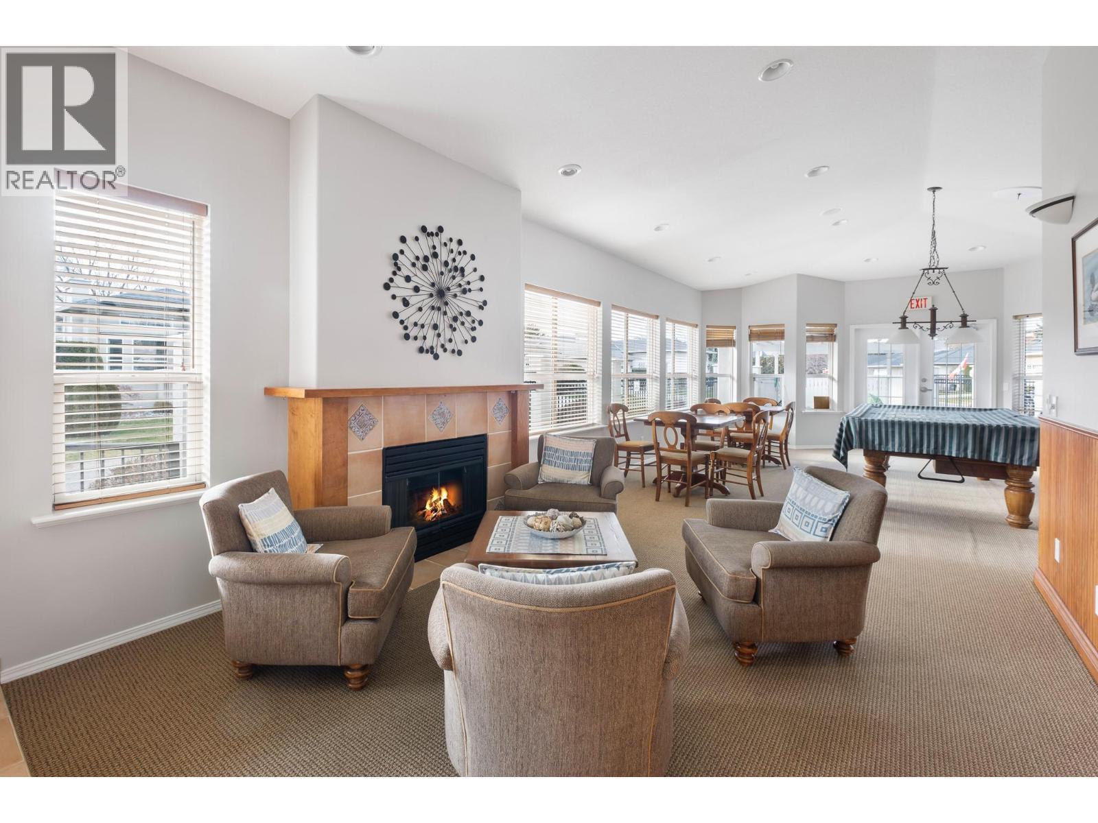 3788 Bird Place Unit# 146, Kelowna, BC - Indoor Photo Showing Living Room With Fireplace