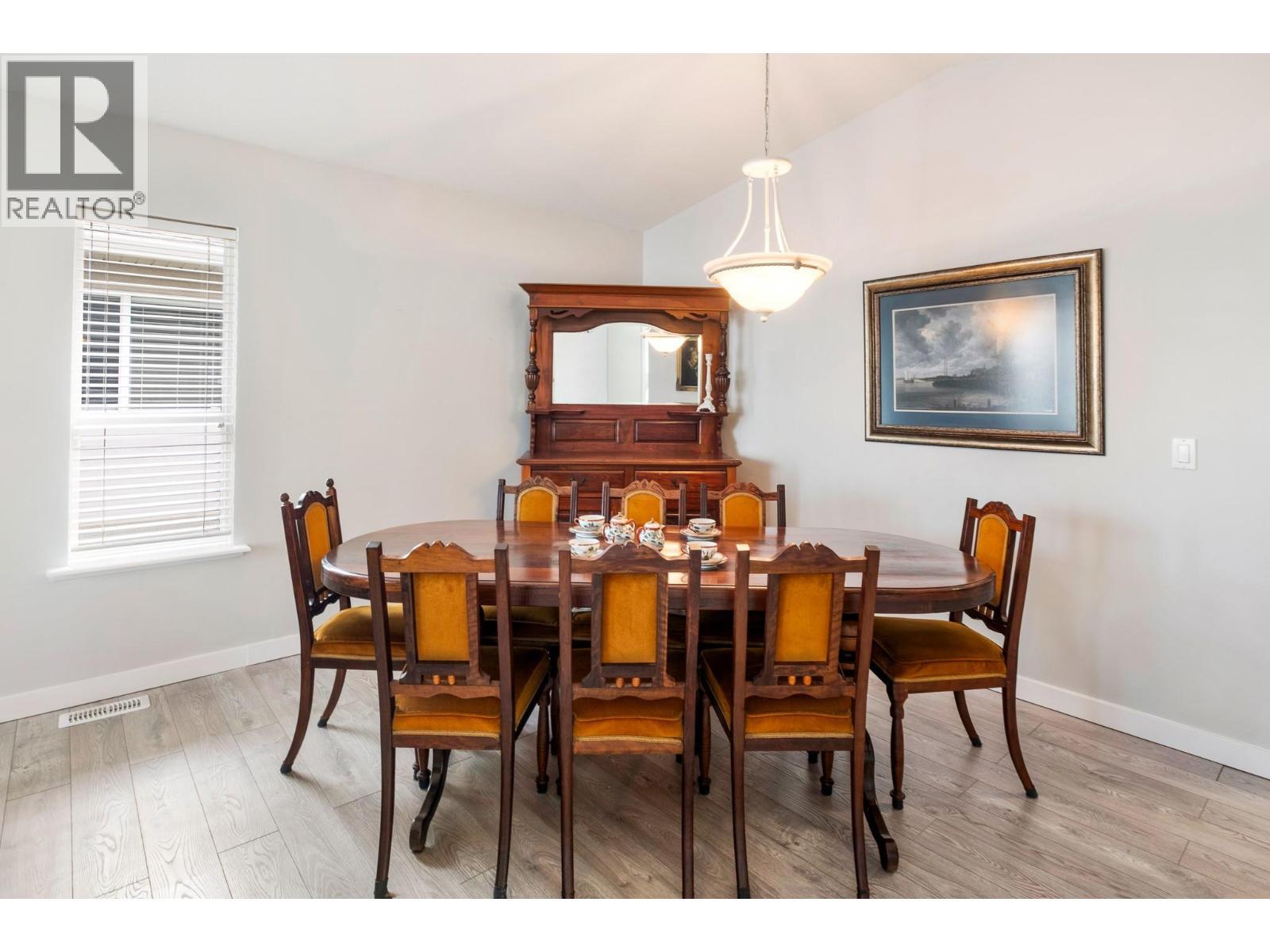 3788 Bird Place Unit# 146, Kelowna, BC - Indoor Photo Showing Dining Room