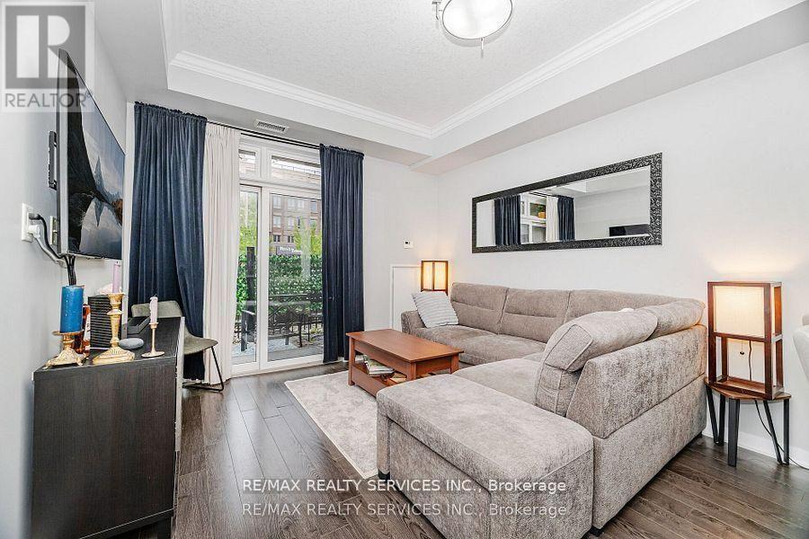 112 - 5317 Upper Middle Road, Burlington, ON - Indoor Photo Showing Living Room