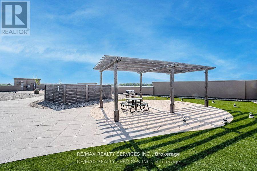 112 - 5317 Upper Middle Road, Burlington, ON - Outdoor