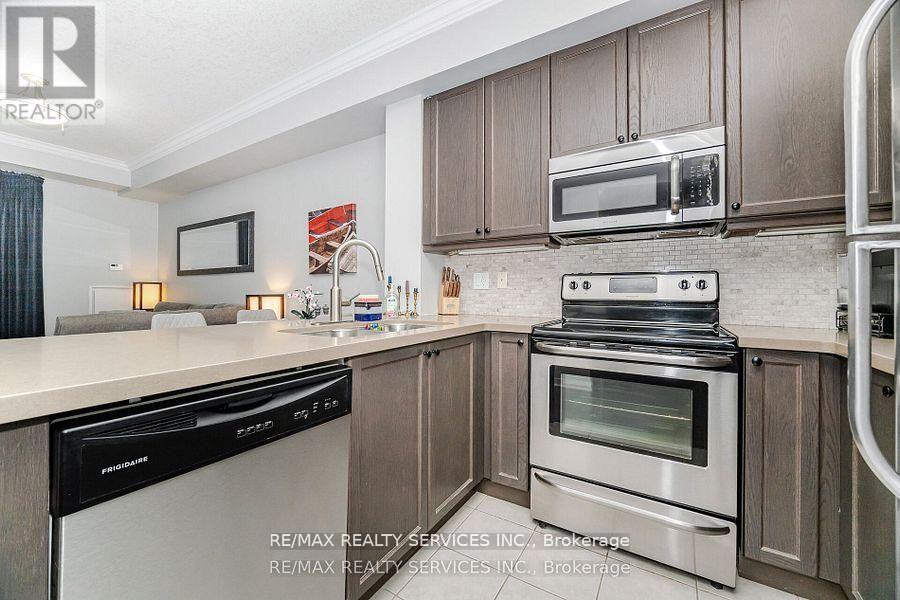 112 - 5317 Upper Middle Road, Burlington, ON - Indoor Photo Showing Kitchen