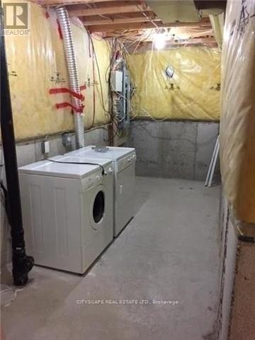 3045 Mission Hill Drive, Mississauga, ON - Indoor Photo Showing Laundry Room