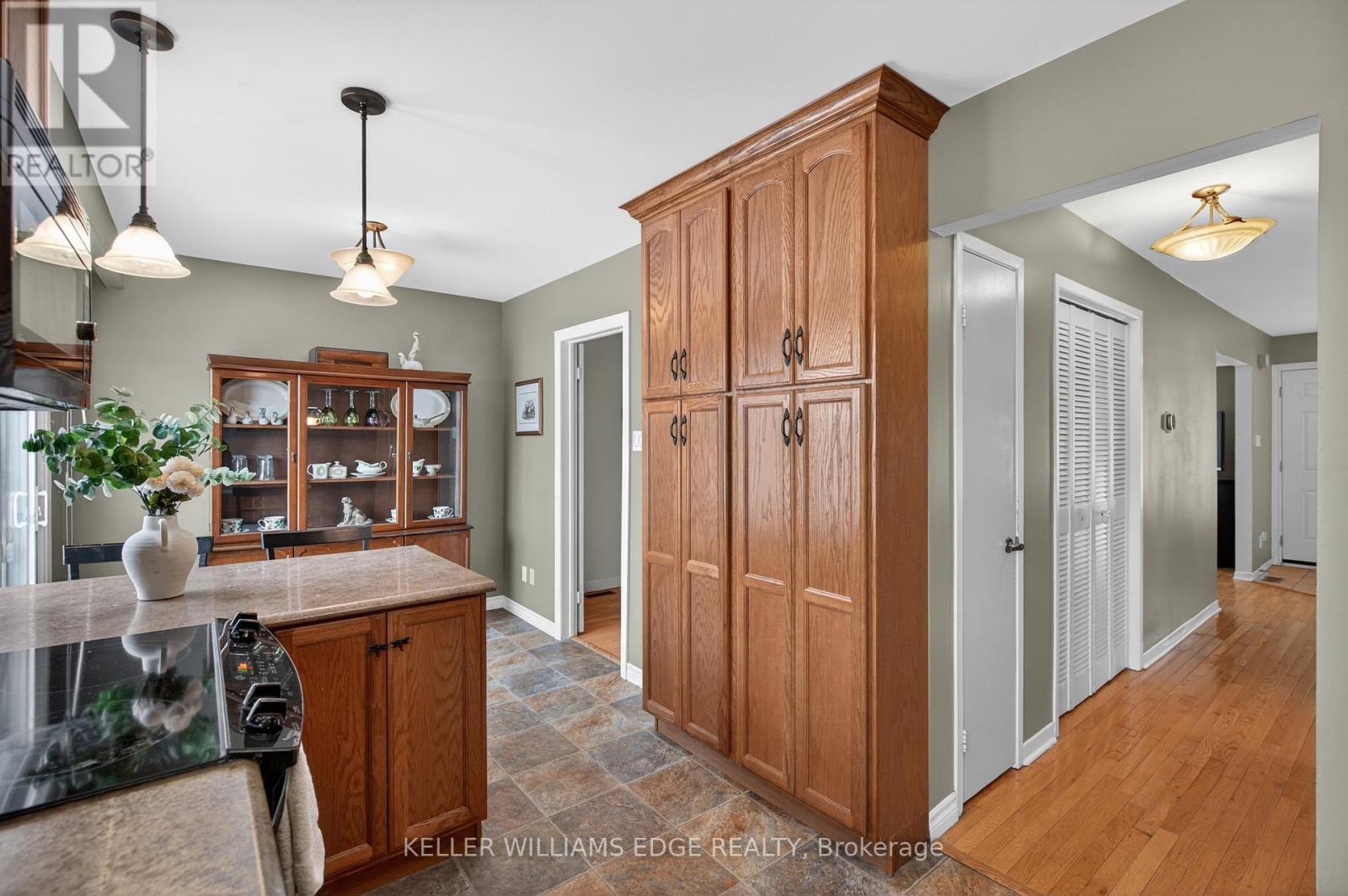 31 - 3049 Glencrest Road, Burlington, ON - Indoor Photo Showing Other Room
