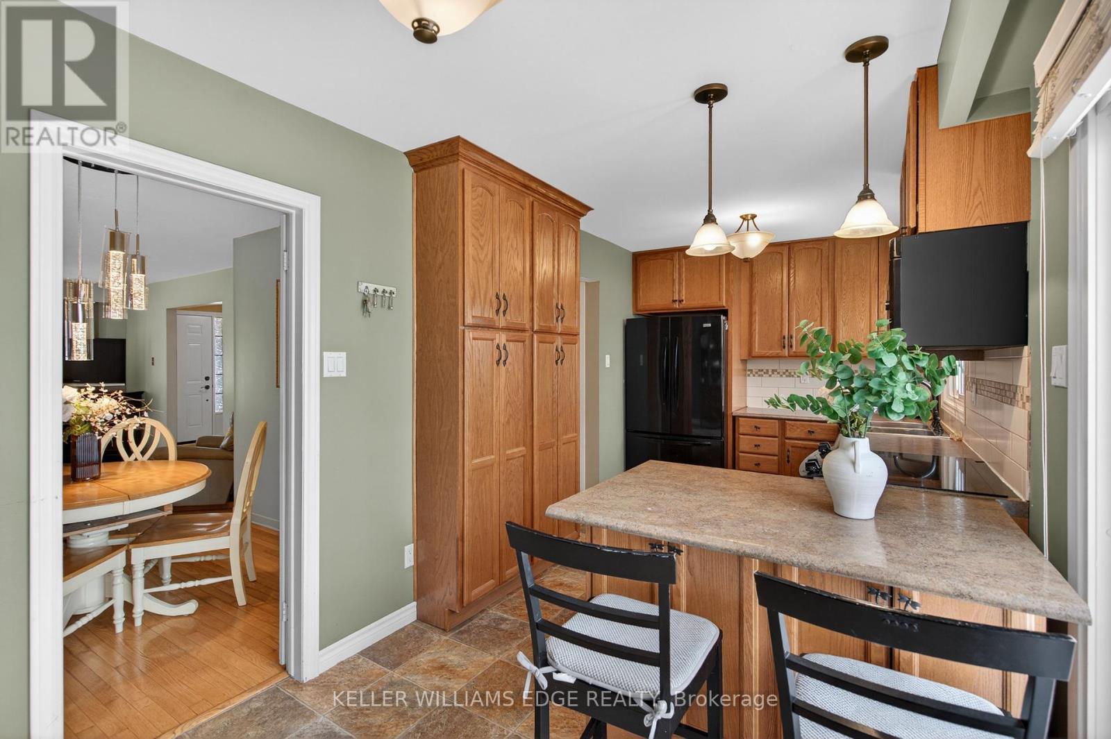 31 - 3049 Glencrest Road, Burlington, ON - Indoor