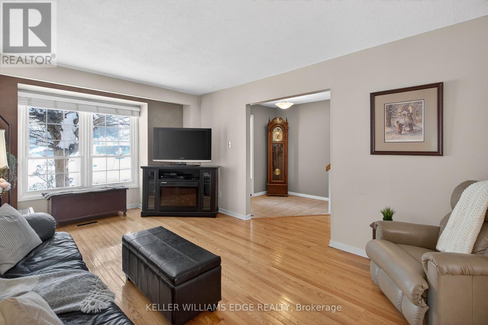 31 - 3049 Glencrest Road, Burlington, ON - Indoor Photo Showing Living Room