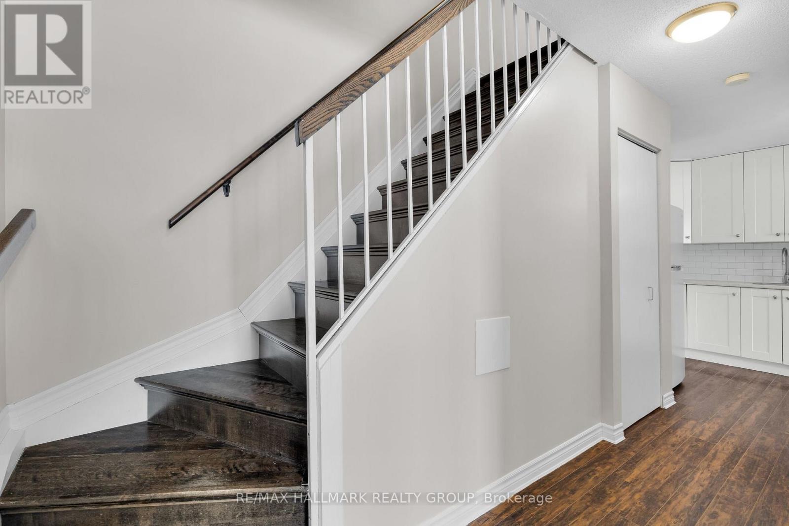 F - 3070 Councillor'S Way, Ottawa, ON